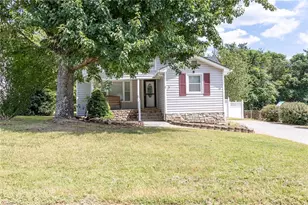 401 N 3rd Ave, Mayodan, NC 27027 - Photo 2