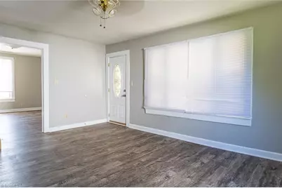 401 N 3rd Avenue, Mayodan, NC 27027 - Photo 4