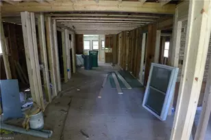 115 N Arlington Ave, Jonesville, NC 28642 - Photo 8