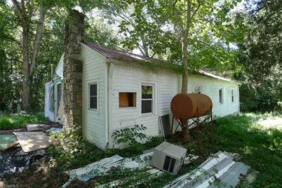 115 N Arlington Avenue, Jonesville, NC 28642 - Photo 4