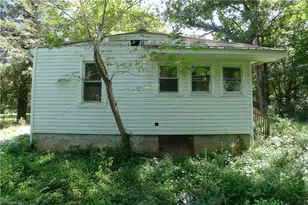 115 N Arlington Ave, Jonesville, NC 28642 - Photo 2