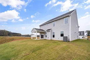 2009 Abbotts Vis Dr, Kernersville, NC 27284 - Photo 2