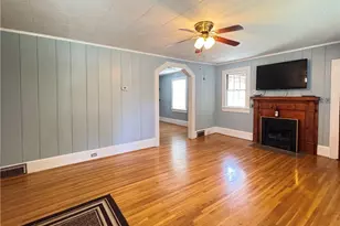 127 Young St, Elkin, NC 28621 - Photo 4