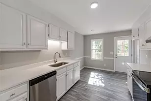 18 Park Village Ln, Greensboro, NC 27455 - Photo 8