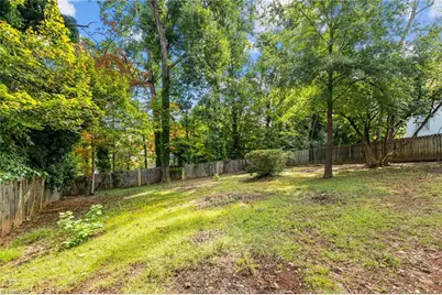 1015 Willowbrook Drive, Greensboro, NC 27403 - Photo 28