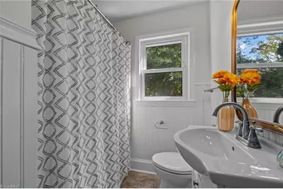 1015 Willowbrook Drive, Greensboro, NC 27403 - Photo 20