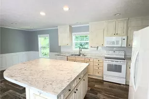 2606 Tritt Ln, Yadkinville, NC 27055 - Photo 4