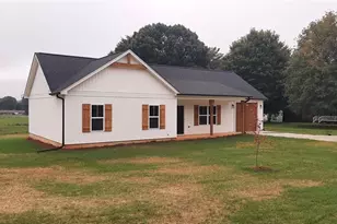 1019 Kennedy St, Yadkinville, NC 27055 - Photo 6