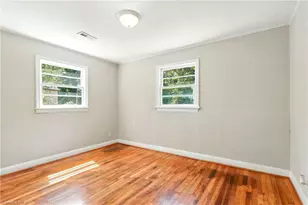 1424 Belleauwood St, Winston-Salem, NC 27107 - Photo 8