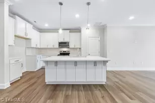 204 Oakdale Frst Ct, Jamestown, NC 27282 - Photo 8