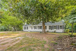 1605 Youngs Mill Rd, Greensboro, NC 27406 - Photo 2