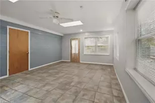 323 Shannon Dr, Eden, NC 27288 - Photo 10