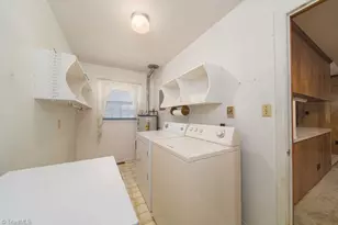 703 Oakhurst St, Kernersville, NC 27284 - Photo 12