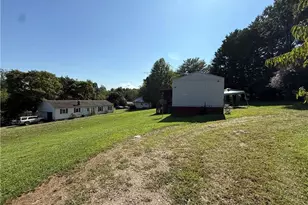 271 Meadowbrook Cir, Millers Creek, NC 28651 - Photo 16