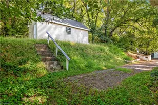 925 Harris St, Eden, NC 27288 - Photo 4