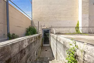 130 E 5th St, Burlington, NC 27215 - Photo 32