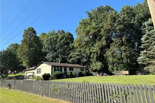 304 E Springfield Rd, High Point, NC 27263 - Photo 2