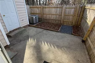 917 Shelby Dr, Greensboro, NC 27409 - Photo 12