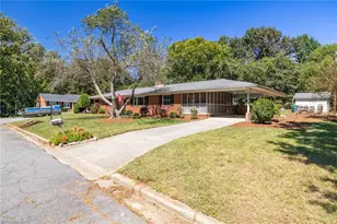 102 Pratt St, Madison, NC 27025 - Photo 2