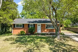 417 Ashburn St, Graham, NC 27253 - Photo 1