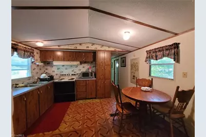 3237 Mountain View Road, Cherry Lane, NC 28627 - Photo 8