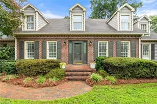 107 Brookberry Dr, Jamestown, NC 27282 - Photo 2