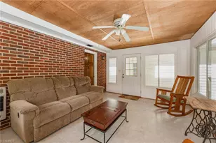 816 Elm St, Eden, NC 27288 - Photo 16