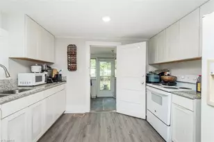 735 Everett St, Burlington, NC 27215 - Photo 2