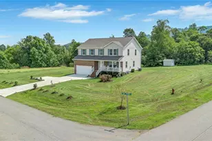 112 Oak Pointe Ln, Wilkesboro, NC 28697 - Photo 2