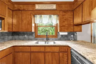 1020 Larkwood Ct, Reidsville, NC 27320 - Photo 10