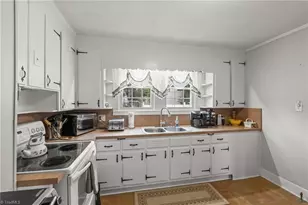606 Cedar St, Eden, NC 27288 - Photo 10