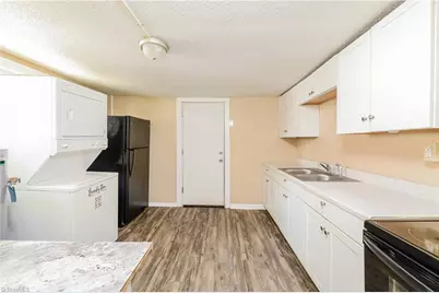 521 E 1st Street, Lexington, NC 27292 - Photo 6