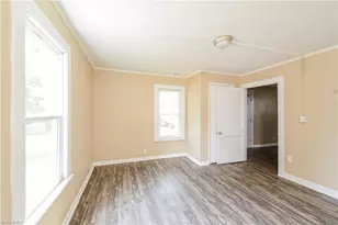 521 E 1st St, Lexington, NC 27292 - Photo 8