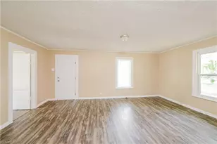 521 E 1st St, Lexington, NC 27292 - Photo 4