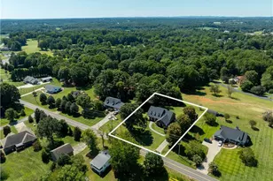 2553 Country Club Rd, Yadkinville, NC 27055 - Photo 12