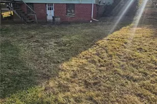 491 Pleasant Hill Dr, Elkin, NC 28621 - Photo 2