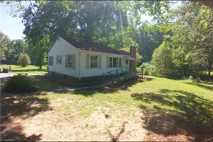 4966 Red Pne Ln, Pfafftown, NC 27040 - Photo 4