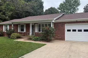 108 Hinshaw Ave, Yadkinville, NC 27055 - Photo 6