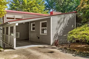 204 Rockspring Dr, Thomasville, NC 27360 - Photo 2