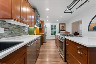 4 Kempton Dr, Greensboro, NC 27406 - Photo 2