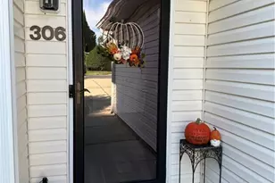 306 Misty Waters Ln, Jamestown, NC 27282 - Photo 4