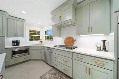 604 Salisbury Street, Kernersville, NC 27284 - Photo 12