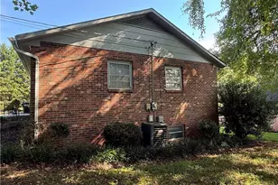 3291 Statesville Rd, North Wilkesboro, NC 28659 - Photo 2