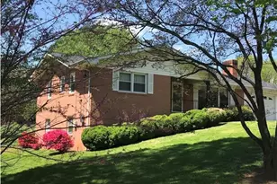 2149 Margaret Dr, Mount Airy, NC 27030 - Photo 2