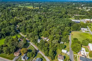 420 Carolina Ave, Yadkinville, NC 27055 - Photo 4