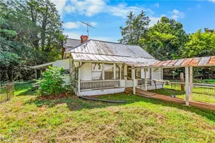 420 Carolina Ave, Yadkinville, NC 27055 - Photo 16