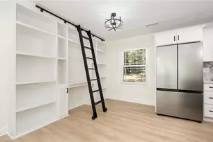 2200 Hathaway Dr, Greensboro, NC 27408 - Photo 4