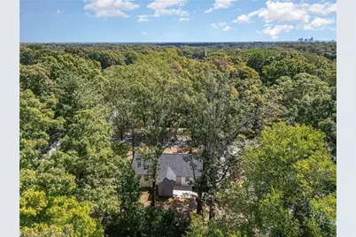 2200 Hathaway Drive, Greensboro, NC 27408 - Photo 40