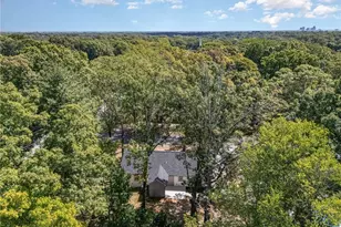 2200 Hathaway Dr, Greensboro, NC 27408 - Photo 40