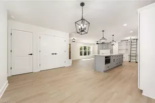 2200 Hathaway Dr, Greensboro, NC 27408 - Photo 10